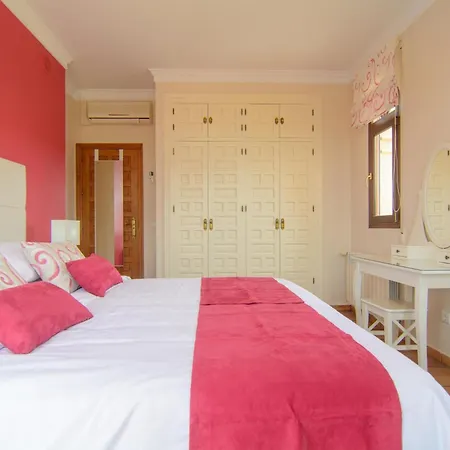 Holiday home San Pedro 6 Bedroom Villa, Heated Pool, Bbq, Wifi *