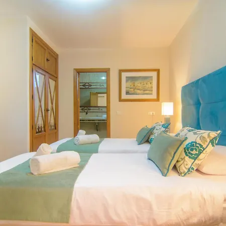 San Pedro 6 Bedroom Villa, Heated Pool, Bbq, Wifi Marbella