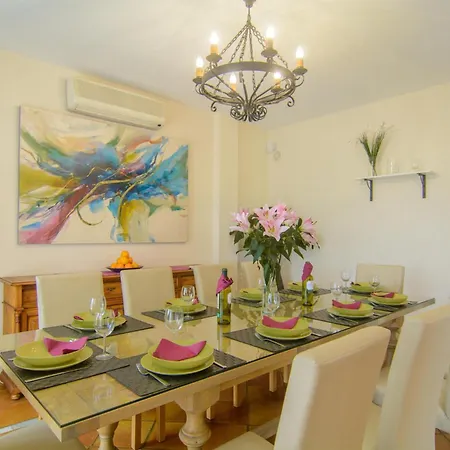 San Pedro 6 Bedroom Villa, Heated Pool, Bbq, Wifi * Marbella