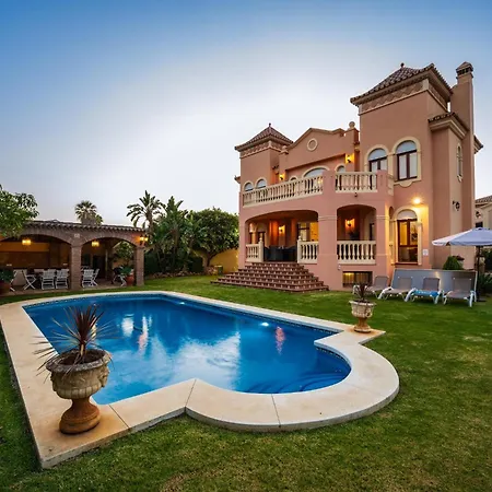 San Pedro 6 Bedroom Villa, Heated Pool, Bbq, Wifi * Marbella