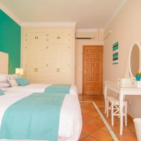 San Pedro 6 Bedroom Villa, Heated Pool, Bbq, Wifi Marbella