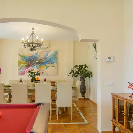 San Pedro 6 Bedroom Villa, Heated Pool, Bbq, Wifi Marbella